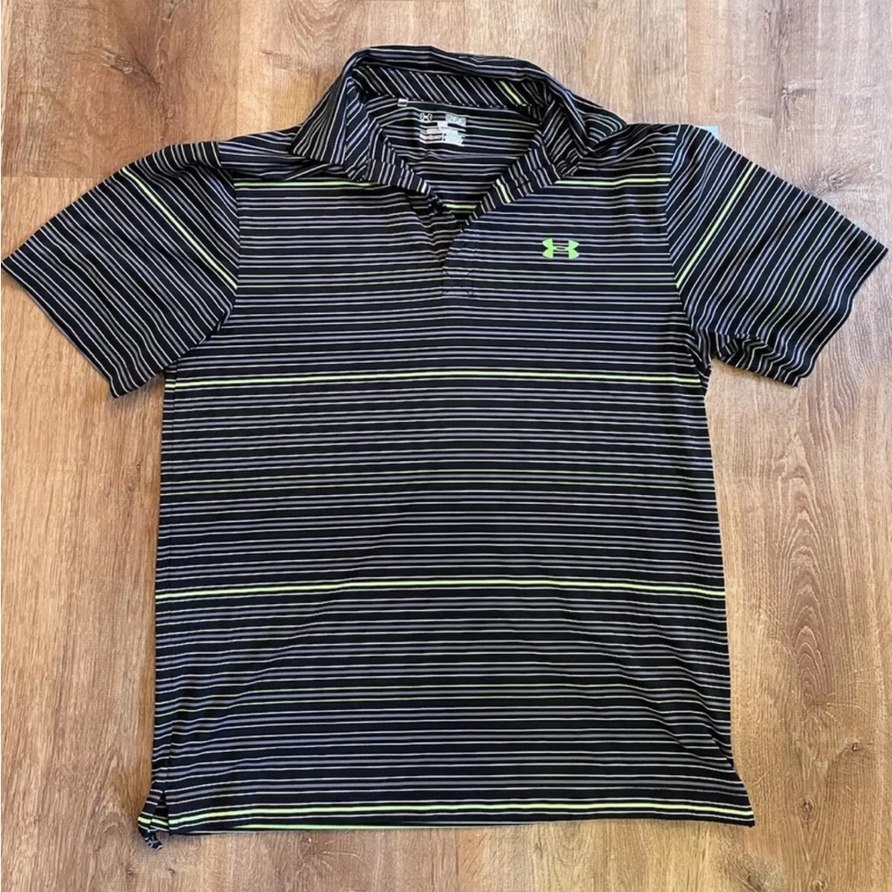 Under Armour Size M Heat Gear T-shirt W/ Horizontal Stripe, Gently Used